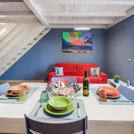 شقة Lovely In With Kitchen